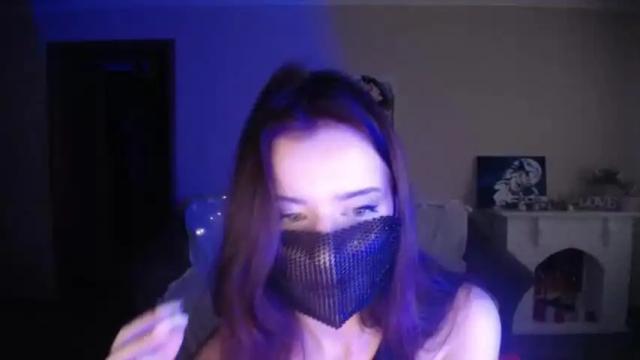 Image 8 of carolinelindberg Stream on Chaturbate on 19 months ago
