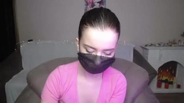 Image 4 of carolinelindberg Stream on Chaturbate on 19 months ago