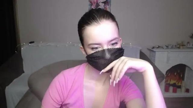 Image 6 of carolinelindberg Stream on Chaturbate on 19 months ago