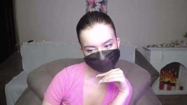 Image 7 of carolinelindberg Stream on Chaturbate on 19 months ago