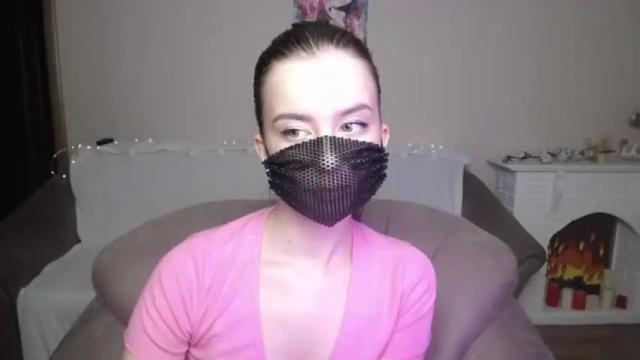 Image 8 of carolinelindberg Stream on Chaturbate on 19 months ago