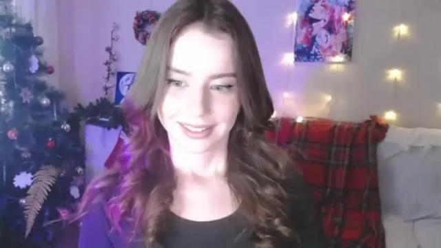 Image 2 of carolinelindberg Stream on Chaturbate on 18 months ago