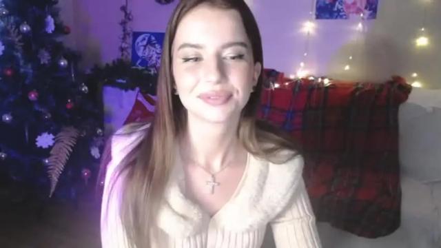 Image 8 of carolinelindberg Stream on Chaturbate on 18 months ago
