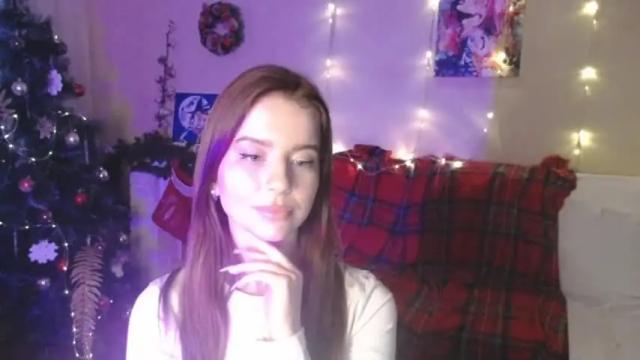 Image 3 of carolinelindberg Stream on Chaturbate on 18 months ago