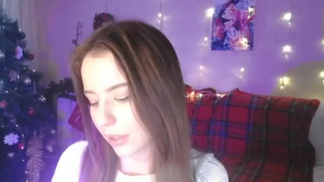 Image 8 of carolinelindberg Stream on Chaturbate on 18 months ago