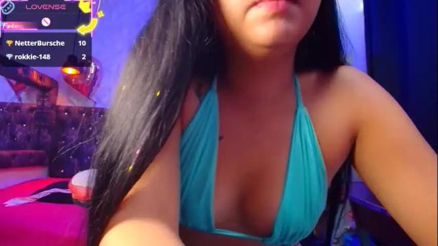 Image 2 of carolinescoth_dl Stream on Chaturbate on 1 month ago