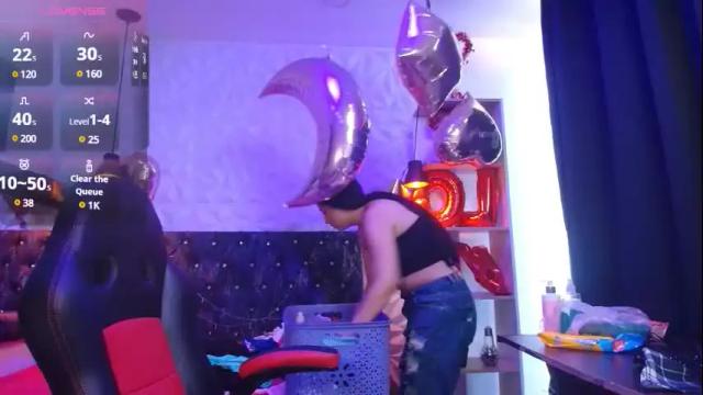 Image 8 of carolinescoth_dl Stream on Chaturbate on 11 days ago