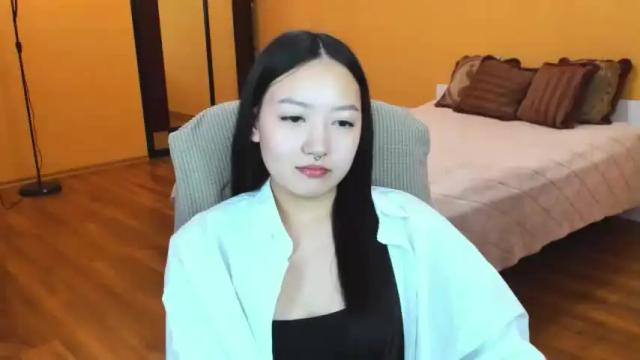 Image 11 of carolineshiny Stream on Chaturbate on 21 months ago