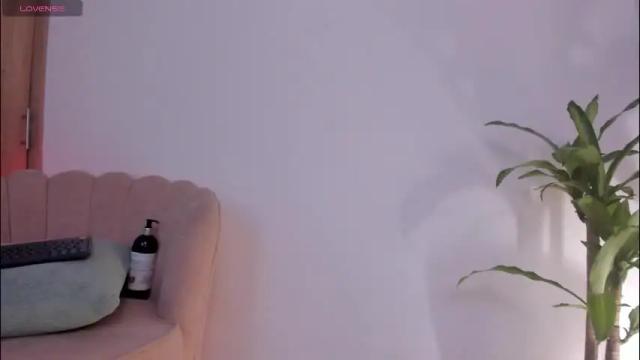 Image 2 of carolinna_ Stream on Chaturbate on 29 days ago