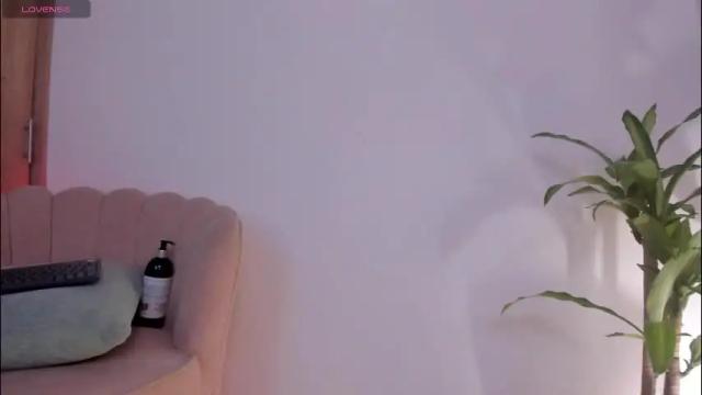 Image 4 of carolinna_ Stream on Chaturbate on 29 days ago