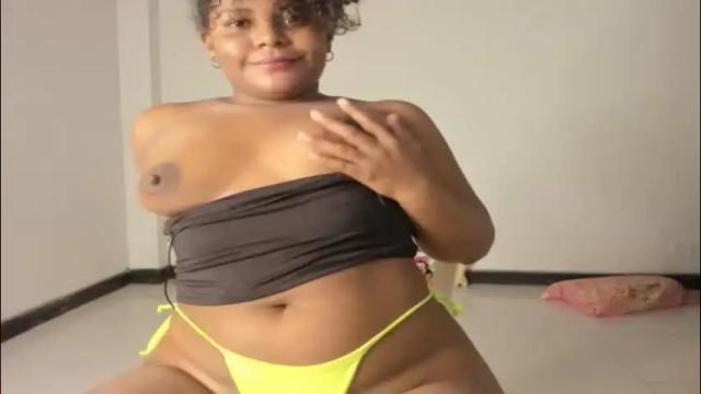 Image 7 of carolinnagomez Stream on Chaturbate on 1 month ago