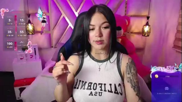 Image 12 of carolmooore Stream on Chaturbate on 18 days ago