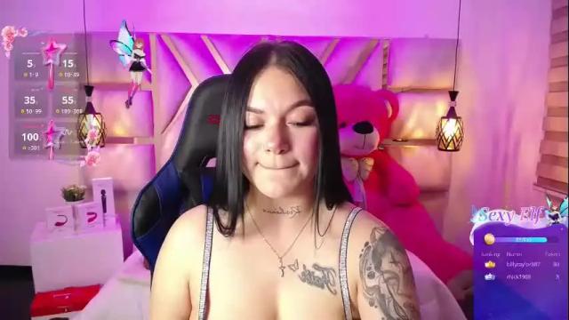 Image 2 of carolmooore Stream on Chaturbate on 18 days ago