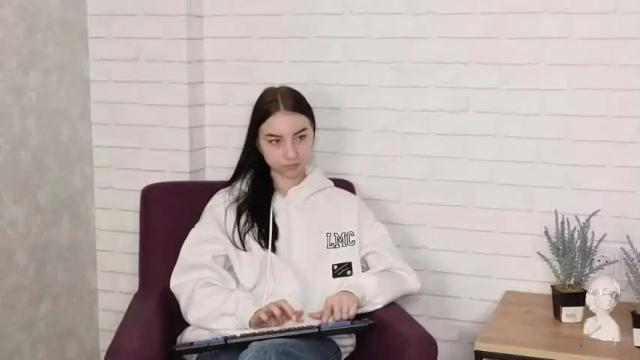 Image 4 of carolreezie Stream on Chaturbate on 15 months ago