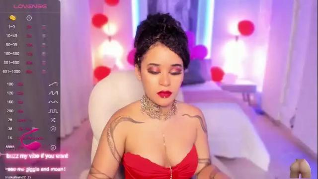 Image 4 of carolyne_fox Stream on Chaturbate on 20 months ago