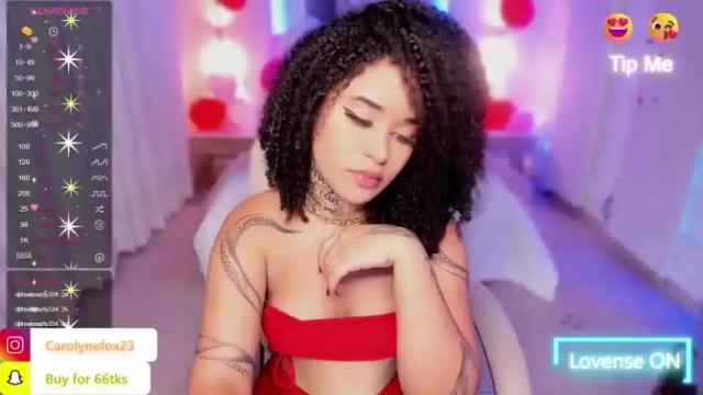 Image 10 of carolyne_fox Stream on Chaturbate on 20 months ago