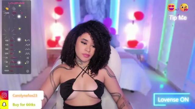 Image 7 of carolyne_fox Stream on Chaturbate on 20 months ago