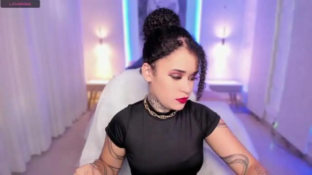 Thumbnail 1, carolyne_fox's Stream at Chaturbate, 19 months ago