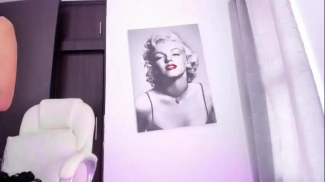 Image 11 of carolyne_sweet Stream on Chaturbate on 29 days ago