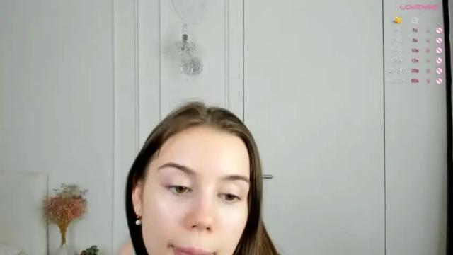 Image 12 of carolynsveronica Stream on Chaturbate on 14 months ago