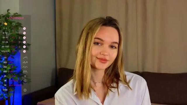 Image 11 of carolynsveronica Stream on Chaturbate on 14 months ago