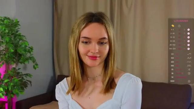 Image 3 of carolynsveronica Stream on Chaturbate on 14 months ago