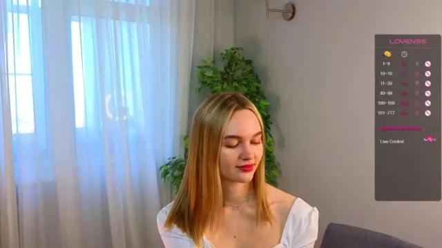 Image 7 of carolynsveronica Stream on Chaturbate on 13 months ago