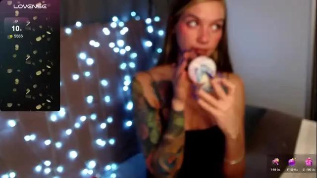 Image 4 of carrie_moonshine Stream on Chaturbate on 28 days ago