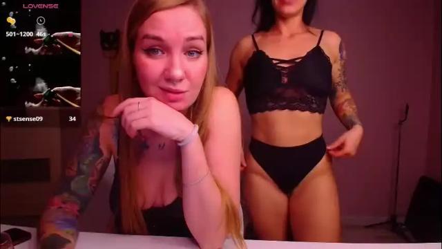 Image 2 of carrie_moonshine Stream on Chaturbate on 2 months ago