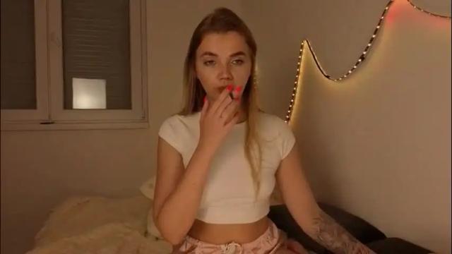 Image 7 of carriebradshawww Stream on Chaturbate on 2 months ago