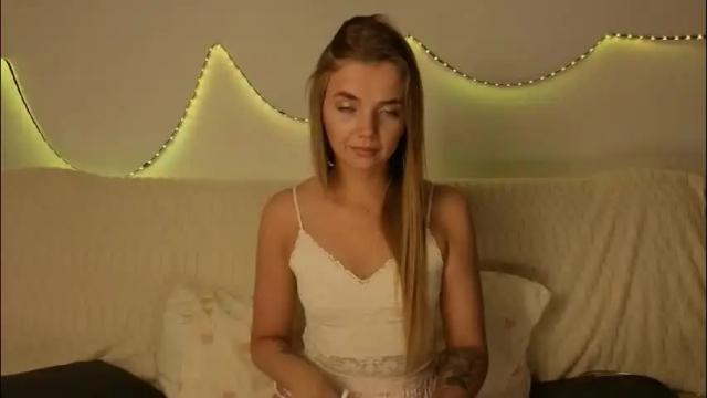 Image 12 of carriebradshawww Stream on Chaturbate on 1 month ago