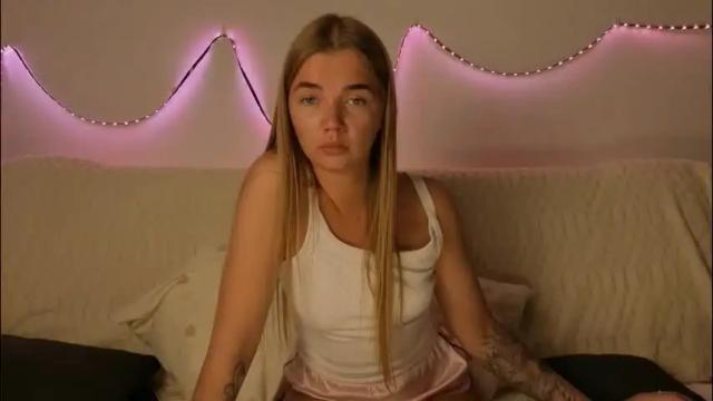 Image 3 of carriebradshawww Stream on Chaturbate on 1 month ago