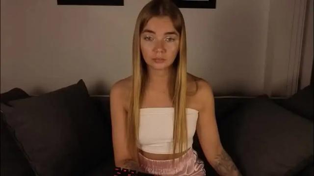 Image 6 of carriebradshawww Stream on Chaturbate on 11 days ago