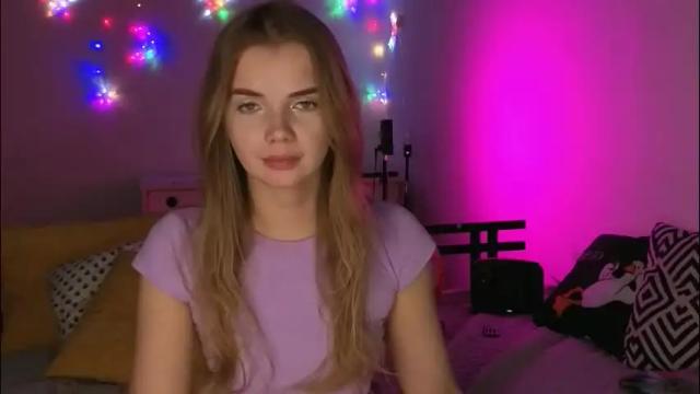 Image 4 of carriebradshawww Stream on Chaturbate on 17 days ago