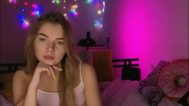 Image 2 of carriebradshawww Stream on Chaturbate on 14 days ago