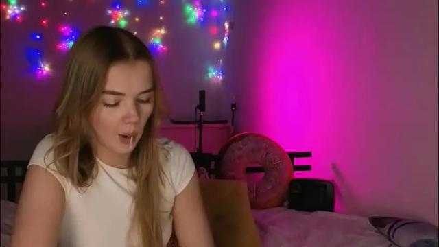 Image 3 of carriebradshawww Stream on Chaturbate on 5 days ago