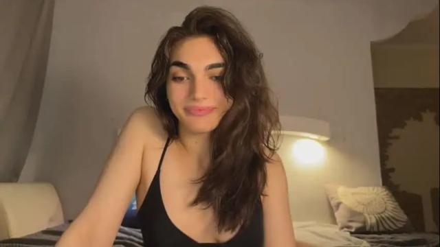 Image 4 of carry_hai Stream on Chaturbate on 8 days ago