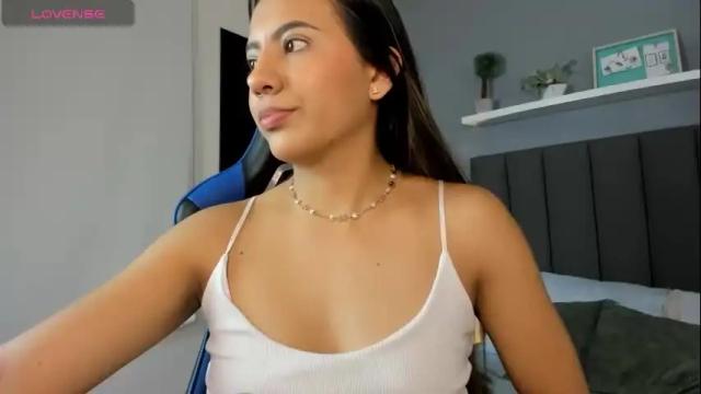 Image 10 of casandra_ballesteros Stream on Chaturbate on 1 month ago