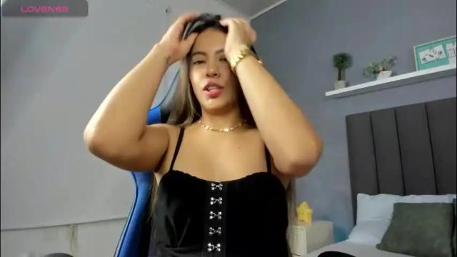 Image 4 of casandra_ballesteros Stream on Chaturbate on 1 month ago
