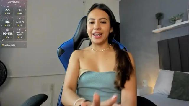 Image 6 of casandra_ballesteros Stream on Chaturbate on 1 month ago