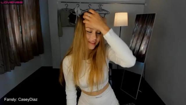 Image 3 of casey_diaz Stream on Chaturbate on 16 months ago