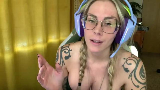 Image 2 of casey_jo Stream on Chaturbate on 19 months ago