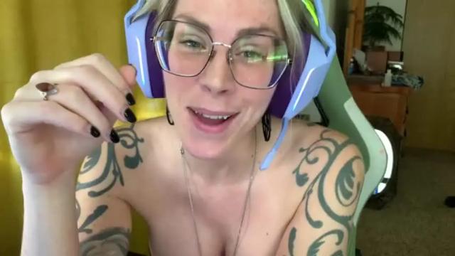 Image 3 of casey_jo Stream on Chaturbate on 19 months ago