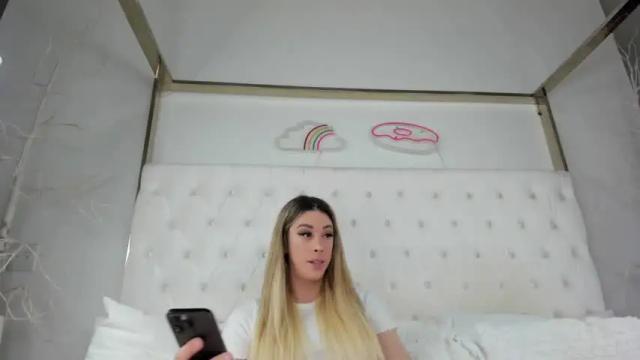 Image 1 of caseykissesxoxo Stream on Chaturbate on 11 months ago