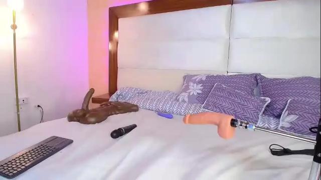 Image 4 of caseymoon Stream on Chaturbate on 3 months ago