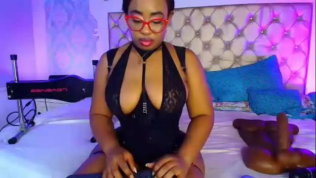 Image 6 of caseymoon Stream on Chaturbate on 6 days ago