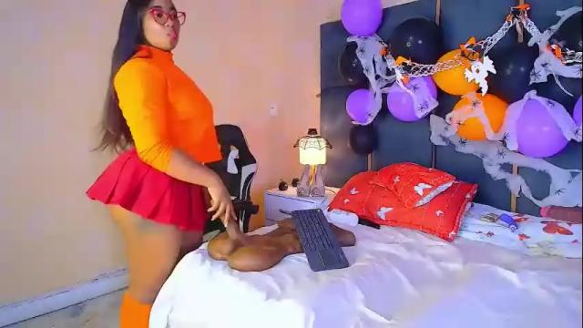 Image 4 of caseymoon Stream on Chaturbate on 2 days ago