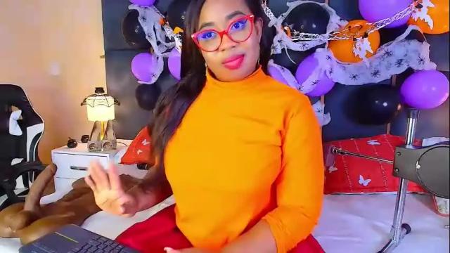 Image 6 of caseymoon Stream on Chaturbate on 2 days ago