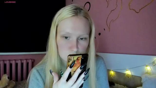 Image 12 of cass_andra Stream on Chaturbate on 16 months ago