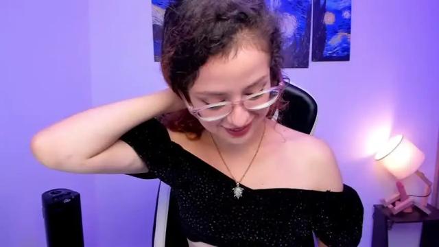 Image 10 of cassandra_caiin Stream on Chaturbate on 13 months ago